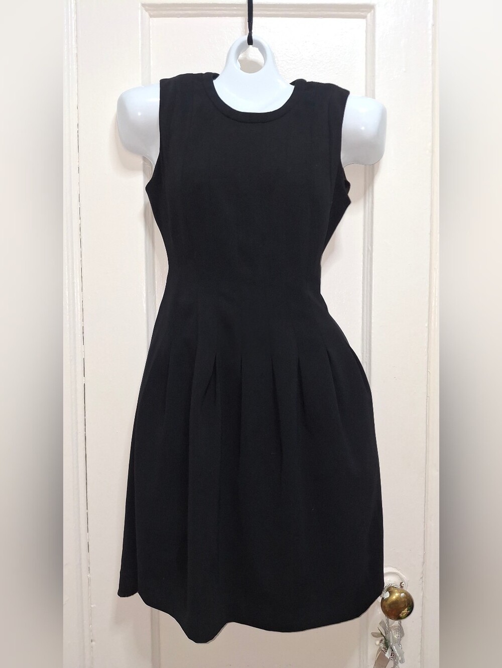Shape FX Black Fit & Flare Dress Size 4 Sleeveless Pleated Knee Length